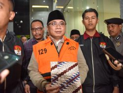 KPK Ungkap Eks Menag Yaqut Coba ‘Sogok’ Pansus Haji USD 1 Juta, Tapi Ditolak!