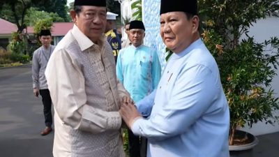 SBY Boyong AHY-Ibas ke Istana, Intip Kekompakan Busana Krem Saat Halalbihalal Bareng Prabowo