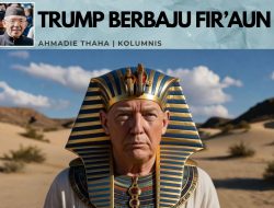 Trump Berbaju Firaun