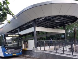 Sewa Kendaraan Mahal, Warga Pilih TransJakarta untuk Wisata ke Ragunan-Monas di Libur Lebaran