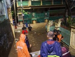 Ciracas Terendam! Kali Cipinang Meluap, 9 RW di Jaktim Dikepung Banjir