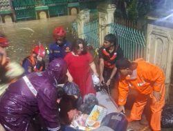 Jakarta Timur Terkepung! 46 RT Masih Terendam Banjir Hingga 80 Cm