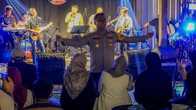 Hapus Lelah dan Stres, Polres Ciamis Hibur Pemudik dengan Pertunjukan Musik di Rest Area