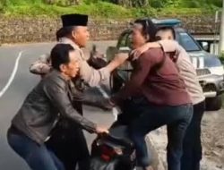 Tidak Terima Ditegur Mokel, Preman Kampung Ancam Bunuh Kapolsek Berujung Duel