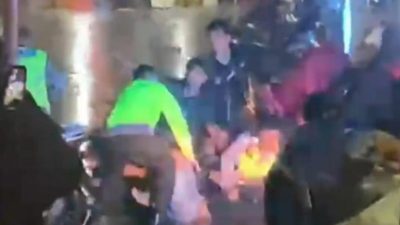 Brutal! Kapolsek Kaliwungu Dikeroyok Pemuda Mabuk Saat Bubarkan Tawuran di Kendal