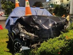 Tragedi Berdarah di PIK! Minibus Hantam 4 Motor, 2 Orang Tewas di Tempat