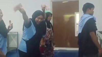 Pamer Duit Pecahan Merah! Aksi Sawer Pegawai BGN di Pulau Kangean Jadi Sorotan, Ternyata…