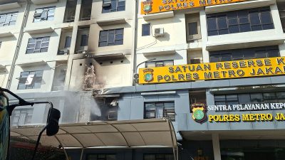 Markas Polres Metro Jakarta Barat Kebakaran Pagi Ini, Asap Hitam Membubung Tinggi