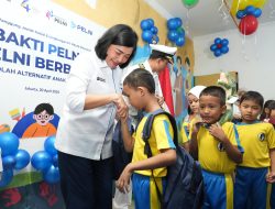 Rayakan HUT ke-74, PELNI Bagi-bagi Bantuan Sekolah & Sembako untuk Anak-anak!