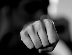 Bela Anak yang Dipukul Ibunya, Anggota TNI Pangkat Peltu Malah Dianiaya di Stasiun Depok