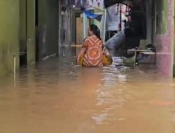 Cuaca Jakarta Cerah, Tapi Kebon Pala Terendam Banjir 175 Cm!