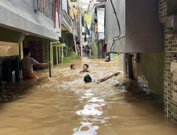 Banjir satu meter lebih rendam Kebon Pala, Jaktim