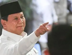 “Kapan Terakhir di Penjara?” Candaan Menohok Prabowo ke Jumhur Hidayat di Nganjuk