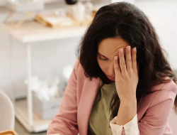 Bahaya Depresi hingga Gangguan Tidur, Mengapa Risiko Demensia Mengintai Perempuan?