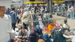 KRL Green Line Alami kendala Akibat Percikan Api, Penumpang Menumpuk di Tanah Abang