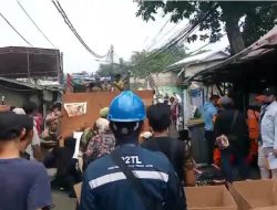 Rumahnya Digusur tanpa Kompensasi, Warga Pejompongan Histeris