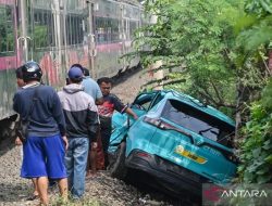 Polisi Tetapkan Sopir Taksi sebagai Pihak Lalai dalam Kecelakaan KRL vs Argo Bromo Anggrek