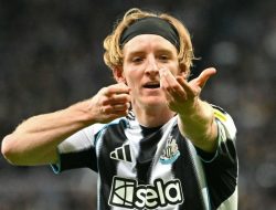 Capai Kata Sepakat, Winger Newcastle United Bakal Merumput di Camp Nou Musim Depan