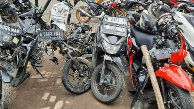 Pemotor Dilaporkan Tewas Dalam Kecelakaan Maut di Daan Mogot Jakbar
