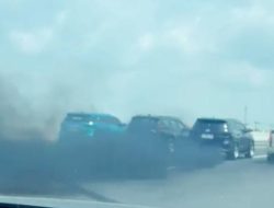 Arogan! Geng Fortuner-Pajero Nekat Blokade Tol Mojokerto-Jombang Hanya Demi Konten