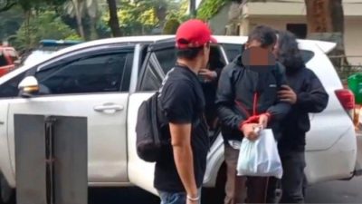Ngamuk di Tol JORR, Sopir Taksi Online Perusak Spion Mobil Ditangkap di Ciputat!