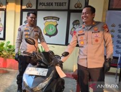 Polisi Tangkap Pencuri Motor Berkedok Pembeli di Tebet Jaksel