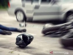 Pengendara Motor Tewas Ditabrak Mobil Listrik di Pulogebang