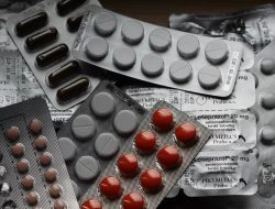 Kamuflase Culas Pengedar Obat Keras di Jakbar: Buka Toko Plastik, Isinya Tramadol-Hexymer