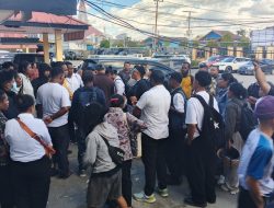 Tipu-tipu Loker Freeport-Bandara via WhatsApp, 178 Pencari Kerja di Mimika Kena Prank Massal!