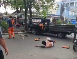 Mobil Bak Terbuka PPSU Hantam Pohon di Jakbar, Lima Orang Terluka