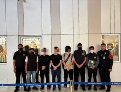 Imigrasi Deportasi 3 WNA Tiongkok yang Manipulasi Data untuk Visa