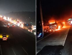 Bus Pariwisata Hangus Terbakar di Tol Japek KM 54, Penumpang Berhamburan Selamatkan Diri