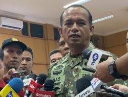Viral Prajurit Adang Demo Mahasiswa di HI, Mabes TNI: Atas Permintaan Polri!