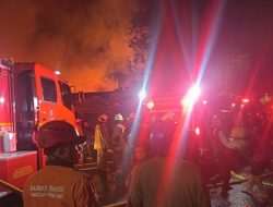 Kebakaran Mencekam 7 Jam di Kemayoran Gempol: 3 Warga Luka, Ratusan Rumah Jadi Arang
