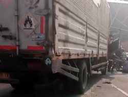 Tabrakan Maut Truk Boks vs Sejumlah Motor di Bekasi: 1 Tewas-5 Luka