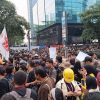 Massa Aksi Kepung Bundaran HI, Lalin Sudirman Arah Monas Macet Total