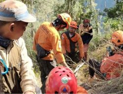 Nekat Lewat Jalur Ilegal, Pendaki 18 Tahun Terperosok ke Jurang Gunung Semeru Sedalam Jembatan Suramadu