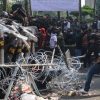 Pecah Kericuhan di Hotel Sultan: 119 Orang Diamankan, 29 Terluka Kena Lemparan Batu