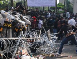 Pecah Kericuhan di Hotel Sultan: 119 Orang Diamankan, 29 Terluka Kena Lemparan Batu