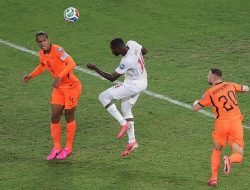 Belanda Angkat Koper! Bono Jadi Pahlawan Maroko dalam Drama Penalti Babak 32 Besar