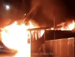 Rumah Makan di Jakbar Terbakar, Diduga Korsleting Listrik Kulkas