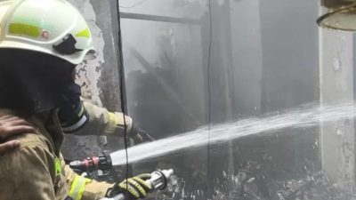 Akibat Korsleting Listrik, Sebuah Rumah di Koja Hangus Terbakar