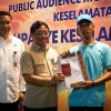 Kemenhub Bagi-bagi Ratusan Life Jacket hingga Ribuan Buku Pelaut Bebas Biaya di Muara Angke