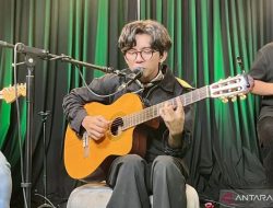 Aku Jeje akui Wajib Makan Rujak sebelum Menulis Lagu