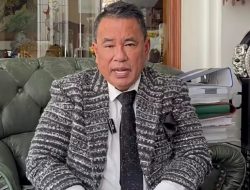 Buntut Ucapan ‘Lu Punya Otak Nggak’, Hotman Paris Akhirnya Minta Maaf ke Wartawan!