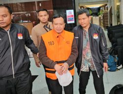 Bungkam Saat Keluar Pakai Rompi Oranye, Anggota DPRD Jatim Resmi Dijebloskan ke Tahanan KPK