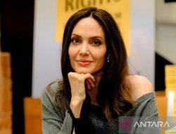 Putri Brad Pitt-Angelina Jolie Ajukan Petisi Hilangkan “Pitt”