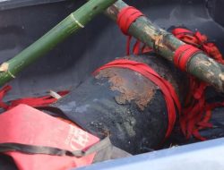 Geger Bom Udara Aktif 100 Kg Ditemukan di Sungai Kota Blitar, Evakuasinya Drama!