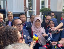 Gaya Dokter Tifa Hadapi Sidang Pencemaran Nama Baik: Bawa Pasukan 25 Advokat ke PN Jaktim
