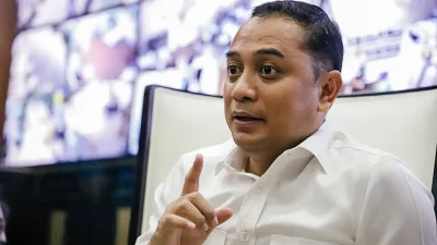 Usai Lantik 32 ASN, Walkot Eri Cahyadi Langsung Pecat Lurah Tambak Wedi Terkait Pungli
